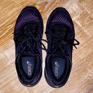 Pre owned womens ASICS GT size 9.5